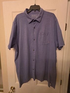 Eddie Bauer Men's Casual Short-Sleeve Button-Down in Blue